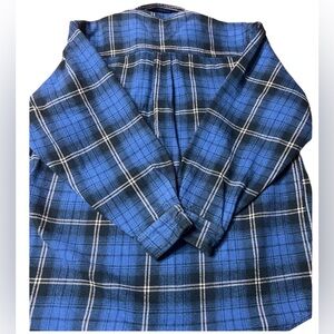 VGUC Heavyweight Field & Stream flannel. Size Large.   M110